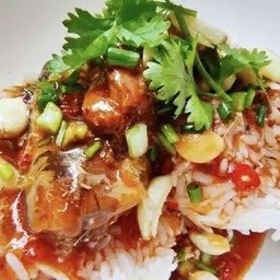 ข้าวยำปลากระป๋อง