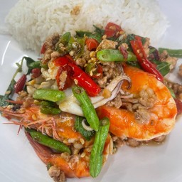 ข้าวกระเพรารวมมิตร