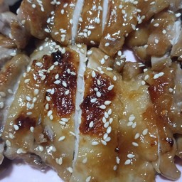ข้าวเหนียวหมูทอด ไก่ทอด