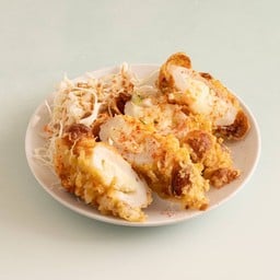 ชิกุวะเทมปุระ(ลูกชิ้นปลาญี่ปุ่น)ไส้สลัดมันฝรั่ง