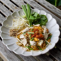 ผัดไทยไก่