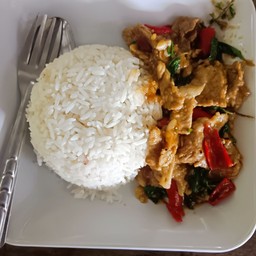 กระเพราไก่