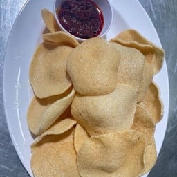 ข้าวเกรียบกุ้ง พร้อมพริกเผา