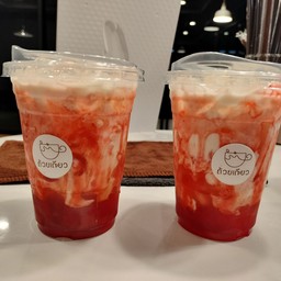 สตอเบอรี่นมสดเย็น
