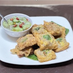 O01 ขนมปังหน้าหมู 80 บาท