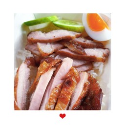 ข้าวสันคอหมูย่าง+สะโพกไก่ย่าง น้ำจิ้มแจ่ว