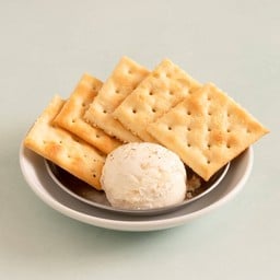 ครีมชีสกับผักดองรมควัน