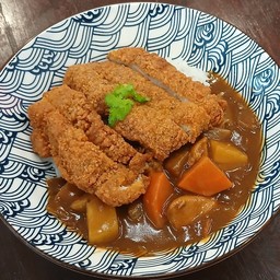 ข้าวไก่กรอบแกงกะหรี่