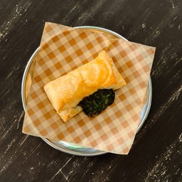 SPINACH WITH CHEESE PUFF