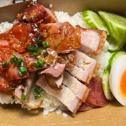 ข้าวหมูแดงหมูกรอบเป็ดย่าง