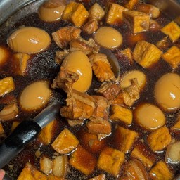ต้มไข่พะโล้