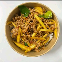 พริกแกงหมูสับหน่อไม้ต้ม