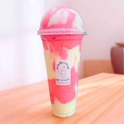 สตรอเบอร์รี่สมูทตี้โยเกิร์ต