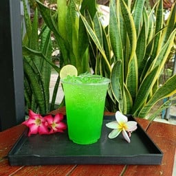 น้ำเขียวมะนาวโซดา