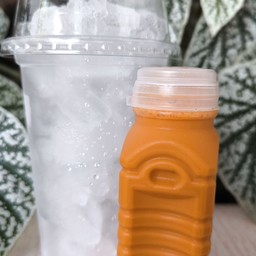 ชาไทย300ml.พร้อมน้ำแข็ง 1 แก้ว