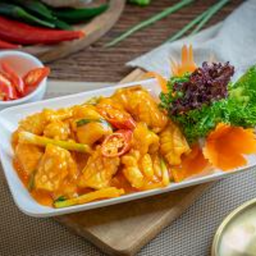 81. ปลาหมึกผัดไข่เค็ม