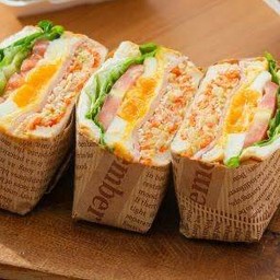 แซนด์วิชไส้ทะลักรวมไส้