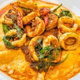 ข้าวไข่ข้นพริกแกงทะเล