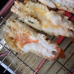 กุ้งเผากินกับกุ้ง