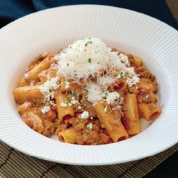 ริกาโตนี่โบลองเนสเนื้อ