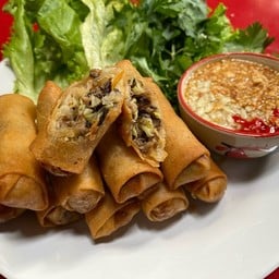 ปอเปี๊ยะทอด 10 ชิ้น