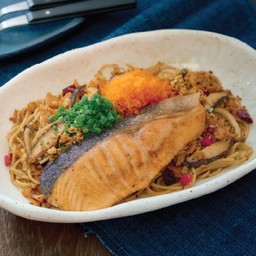 สปาเก็ตตินี่แซลมอนพริกกระเทียม