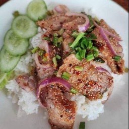 ข้าวน้ำตกหมู