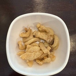 กากหมูเจียวยายโสม