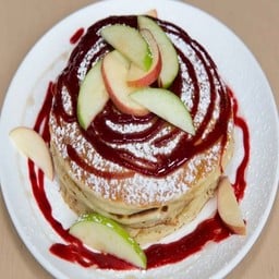 BUTTERMILK PANCAKES WITH BLUEBERRY SAUCE
