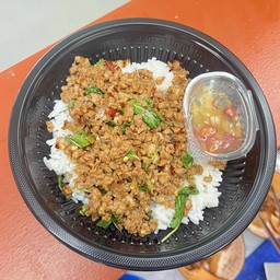 ข้าวราดผัดกะเพราหมูสับ