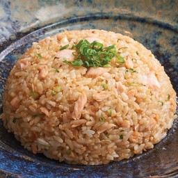 ข้าวผัดปลาแซลมอน