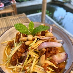 ยำแซลม่อนฟู