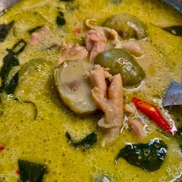 ข้าวราด แกงเขียวหวานไก่