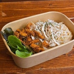 หมี่คลุกไก่ฉีกรสเผ็ด