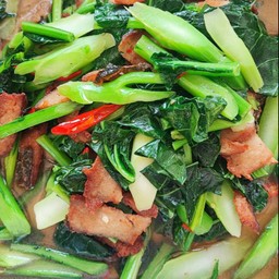 ผัดคะน้าปลาเค็ม (กับข้าว)