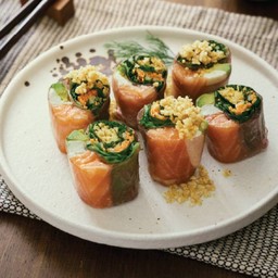 สลัดโรลแซลมอนครีมชีส