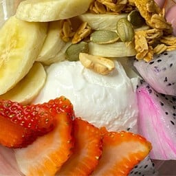 DAILY  GREEK กรีกโยเกิร์ต บานอฟฟี่ บราวนี่ ครีมพาย ปังปิ้ง