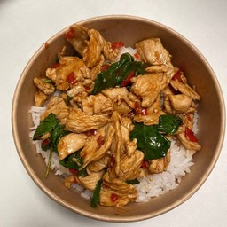 กระเพราหมูชิ้น