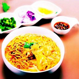 ของทอดๆข้าวซอย,ข้าวซอยคั่วแห้ง,ก๋วยเตีี๋ยว