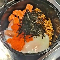 มาม่าซอสเกาหลี  ปูอัด ไข่