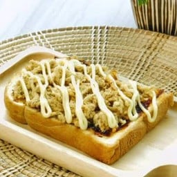 ขนมปังปิ้ง พริกเผา หมูหยอง