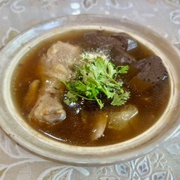 กะเพาะปลาน้ำแดง