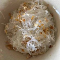 วุ้นเส้นลวก