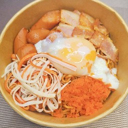 มาม่าเกาหลีผัด พรีเมียมไข่ลาวา