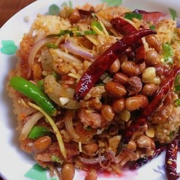 ยำแหนมข้าวทอด