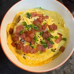 ข้าวไข่ข้นแฮมไก่