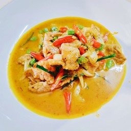 ผัดเครื่งแกงใต้หมู