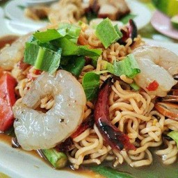 ตำมาม่าปลาร้าโคตรนัวกุ้งสด