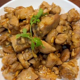 ไก่กระเทียม