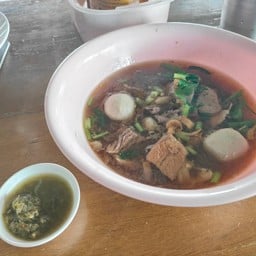 ก๋วยเตี๋ยวเนื้อตุ๋น หมูตุ๋น นายอ้วน บางแค สาขา2 นครชัยศรี